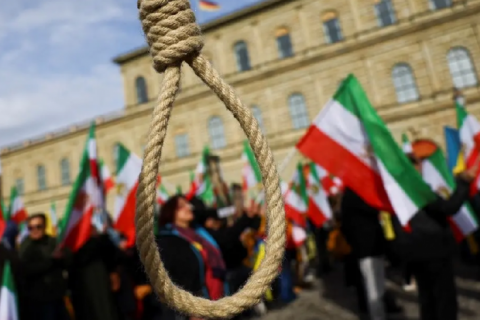 السلطات الإيرانية تنفذ حكم الإعدام بحق 7 أشخاص بتهمة الإرهاب والتعاون مع إسرائيل السلطات الإيرانية تنفذ حكم الإعدام بحق 7 أشخاص بتهمة الإرهاب والتعاون مع إسرائيل