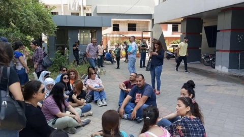 قرارات فصل تطال نحو 600 موظف في الساحل السوري قرارات فصل تطال نحو 600 موظف في الساحل السوري