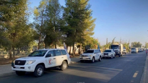 إرسال قافلة مساعدات محمّلة بـ200 طن من الطحين إلى السويداء برفقة الهلال الأحمر السوري